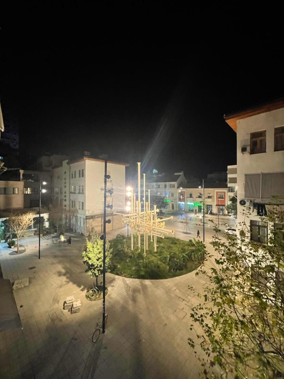 Trumpets Apartment Tiranë Eksteriør bilde
